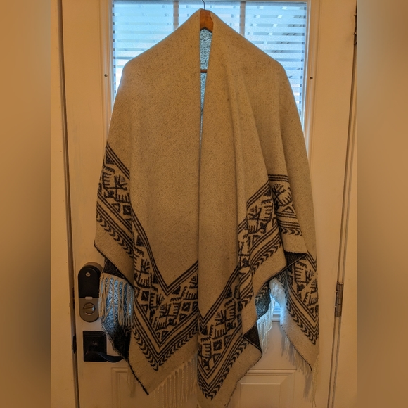 Dynamite Cape - Picture 2 of 4